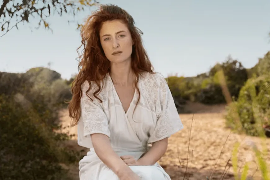 Posing Tips for Natural-Looking Portraits